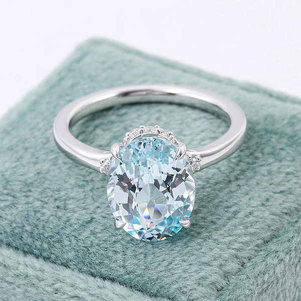 Sapphire ring, 750 sample gold, 1 carat