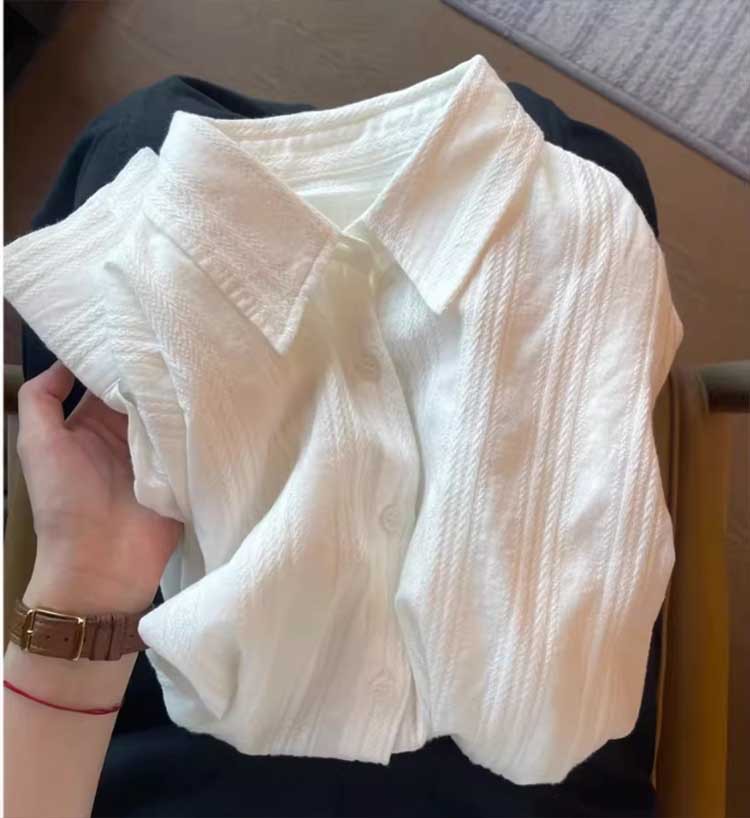 Áo sơ mi nữ sọc dọc jacquard phong cách Hàn Quốc, dáng rộng, chất liệu thoáng mát, phù hợp đi làm và dạo phố — màu trắng chi tiết 1