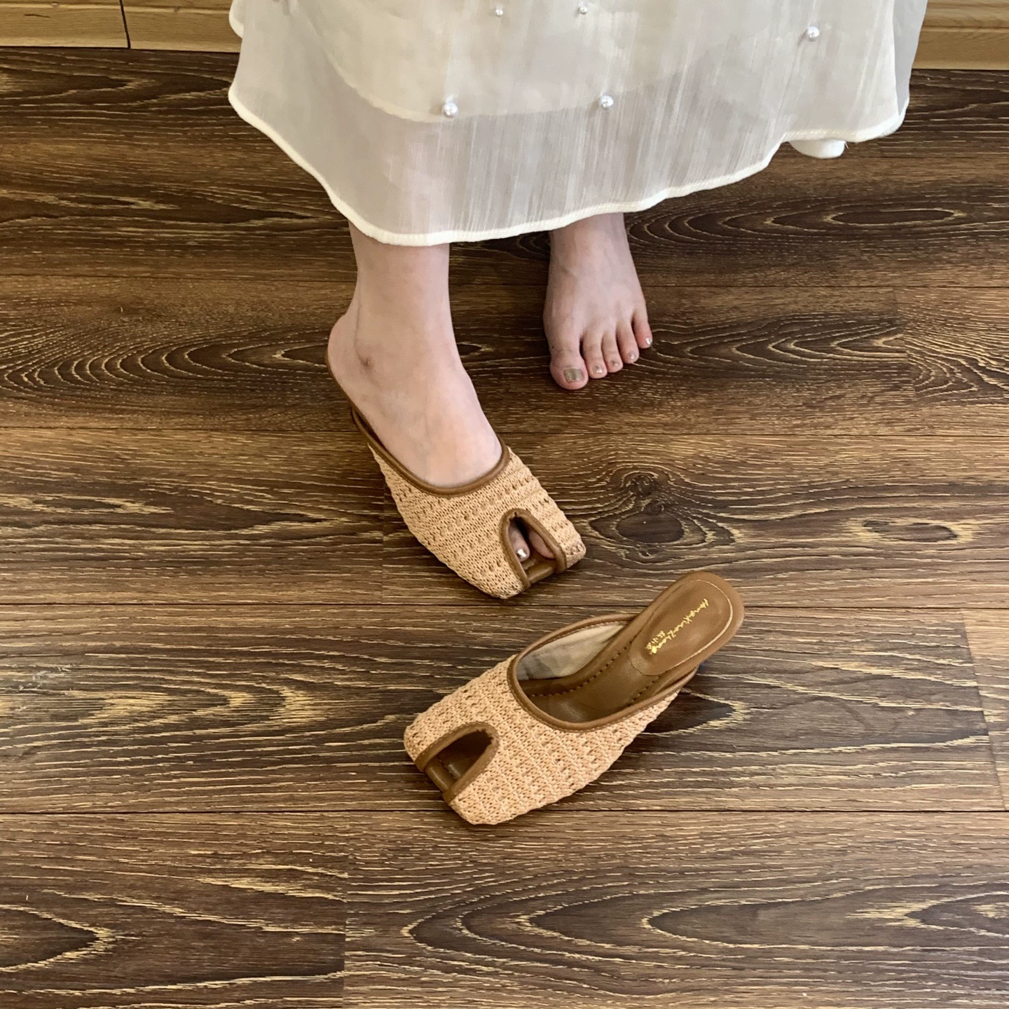 Летний ветерок туфли на высоком каблуке нише бохемские Birkenstock женская верхняя одежда 2025 летний отпуск заплетённый толстый каблук Баотоу сандалии