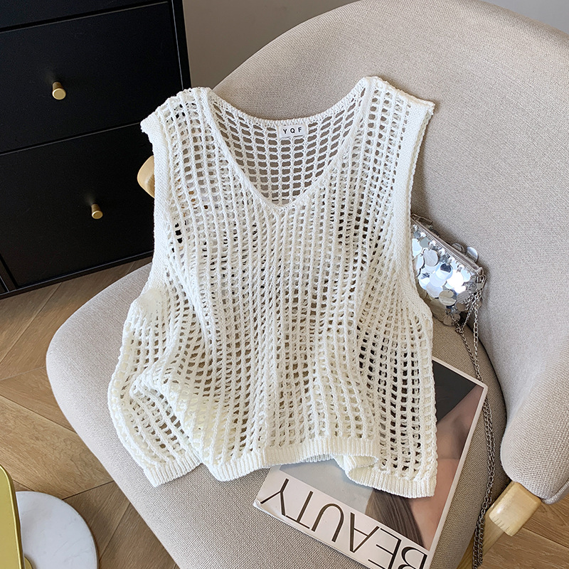 Real photos, in stock, women's summer new style V-neck hollow vest sleeveless top, versatile ice silk knitwear.