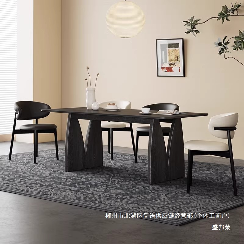 Fábrica directa de estilo medieval madera maciza mesa de comedor combinación de silla doméstica moderna simple 2026 nuevo rectangular negro