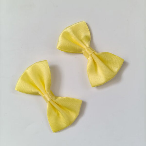 Solid color bow tie with bow