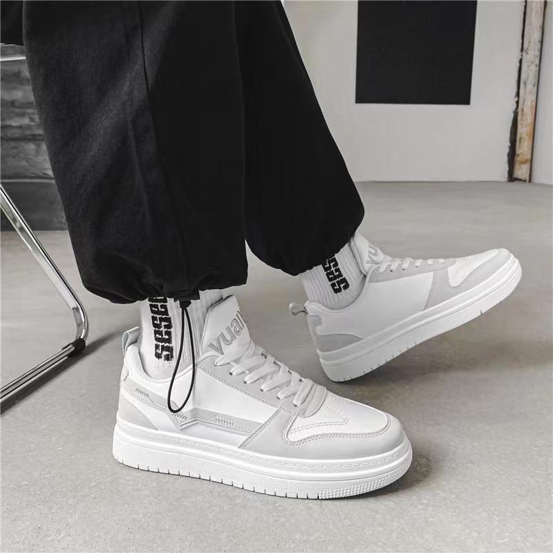 Zapatos de moda para hombres 2024 primavera nuevos zapatos de transmisión en vivo diseño de nicho casual popular en línea deportes zapatos blancos zapatos de mesa