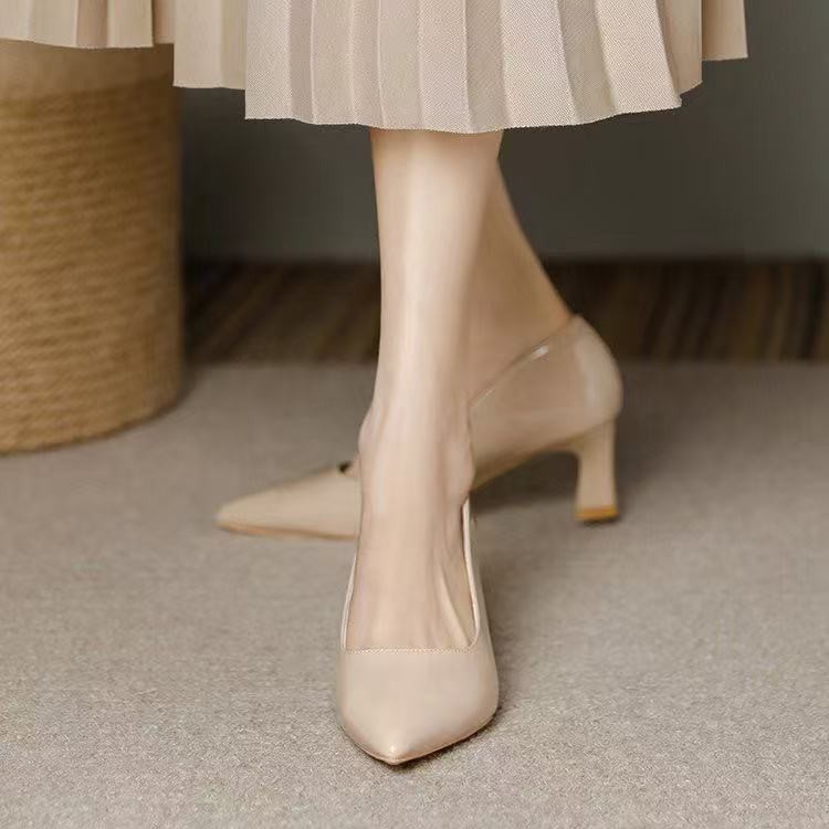 2025 nuevos zapatos de piel suave con falda de viaje profesional no cansados pies desnudos tacones altos de punta gruesa para mujeres