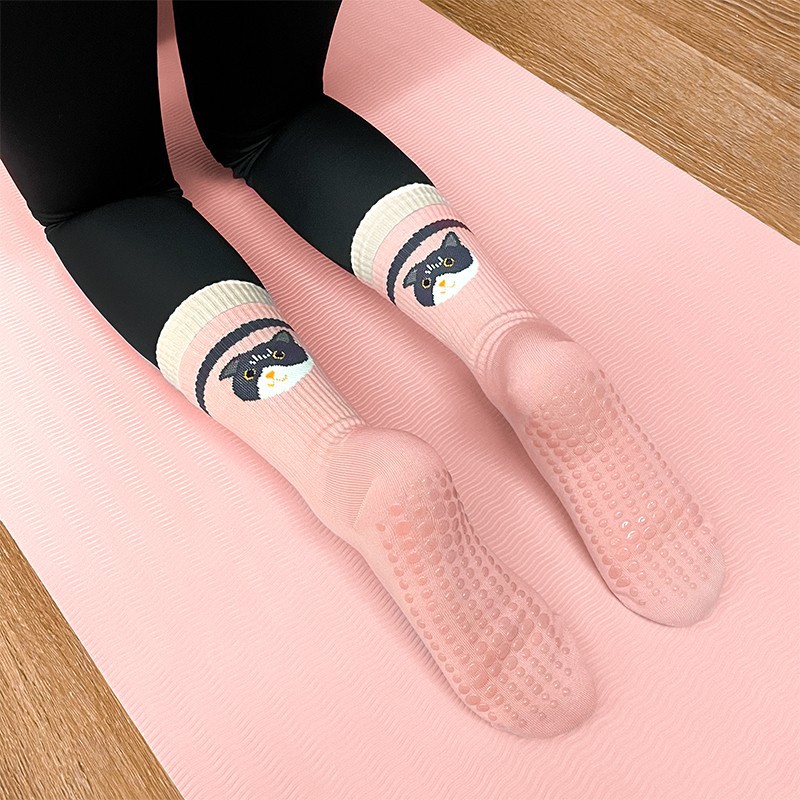 Doble diseño de calcetines de piso mediano interior para mujeres antideslizantes puntos de calcetines de pilates transpirables absorción de sudor