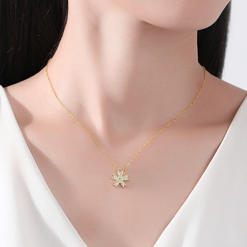 S925 plata esterlina simple luz lujo nicho diseño sentido Sakura flor collar femenino Hada clavícula cadena regalo de cumpleaños