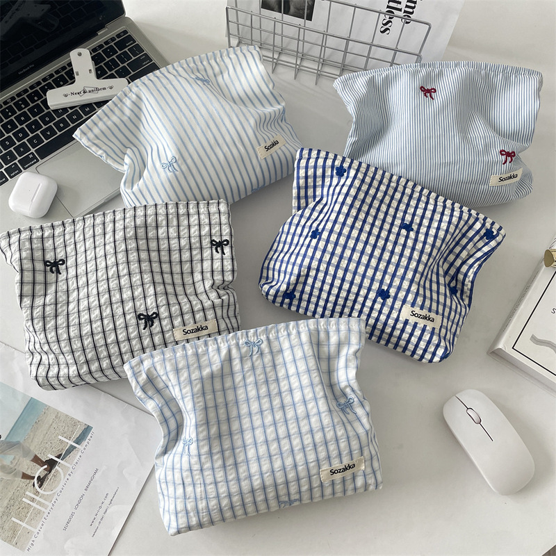 57192 Plaid Blue Embroidered Floral Makeup Bag for Women, Lipstick Storage Bag, Cushion Makeup Touch-Up Pouch, Storage Bag