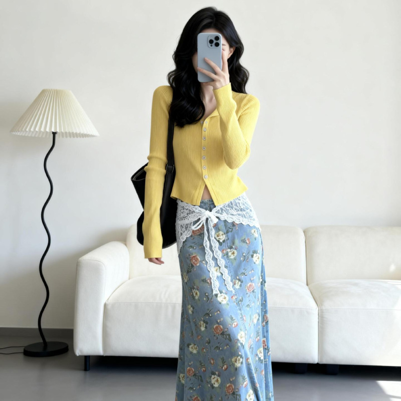 Korean-Style Chic Yellow Thin Knit Cardigan for Women, Early Spring Fashionable, Age-Reducing, Slim-Fit, Flattering for Petite Figures, Base Layer Top Korean-Style Chic Yellow Thin Knit Cardigan for Women, Early Spring Fashionable, Age-Reducing, Slim-Fit, Flattering for Petite Figures, Base Layer Top