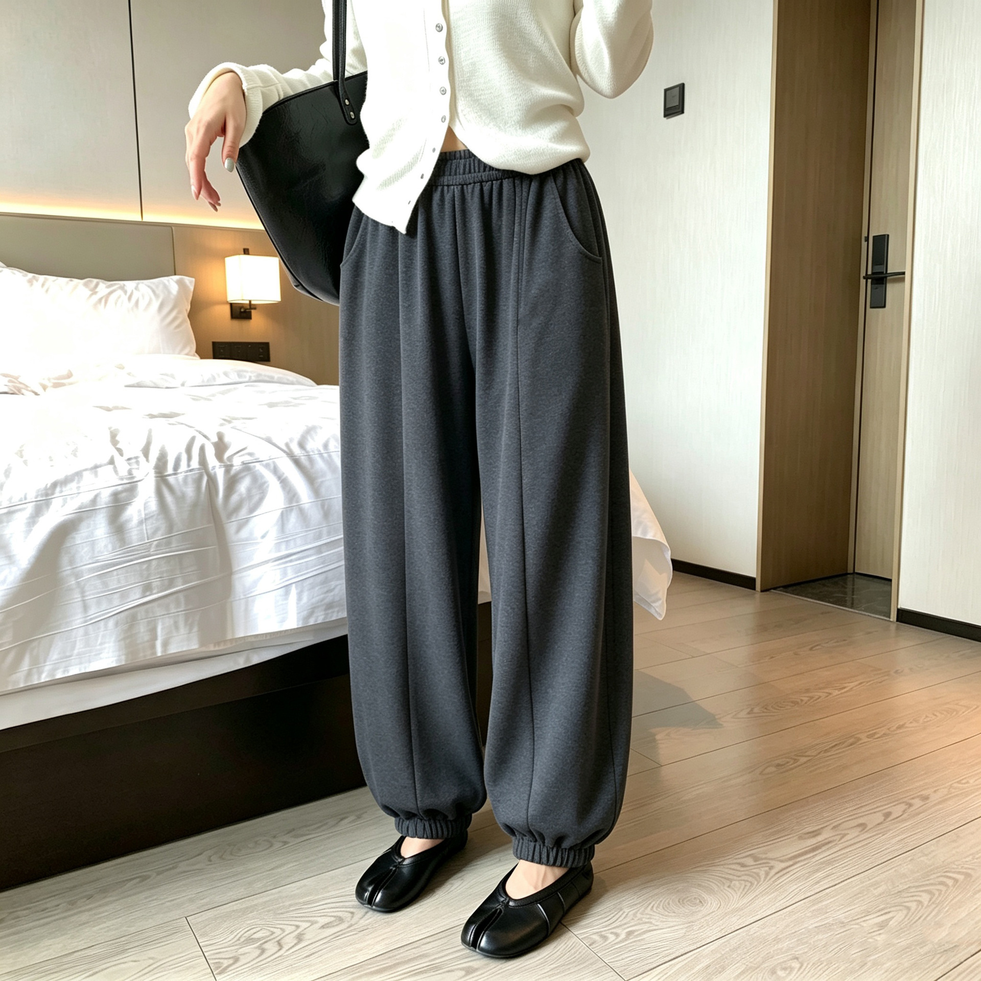 韩版弯刀运动裤女款秋季2026新款宽松直筒垂感松弛感中线休闲卫裤
