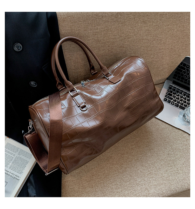 Femmes Grande Faux Cuir Couleur Unie De Base Style Classique Carré Fermeture Éclair Sac De Voyage display picture 15