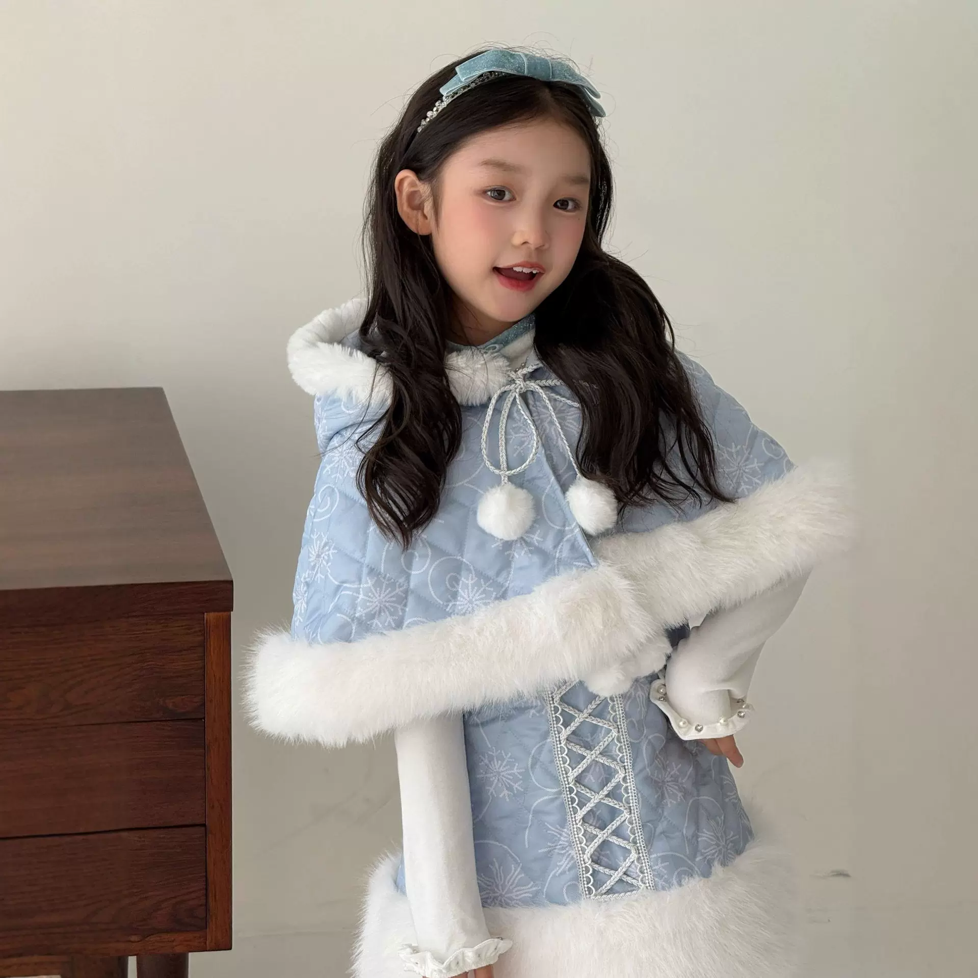 厂家女童冬季艾莎公主背心裙斗篷棉服套装毛球毛边充棉儿童蓝色
