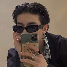 2024嘻哈潮人小方形墨镜男士韩版复古风ins搞怪太阳眼镜拍照个性