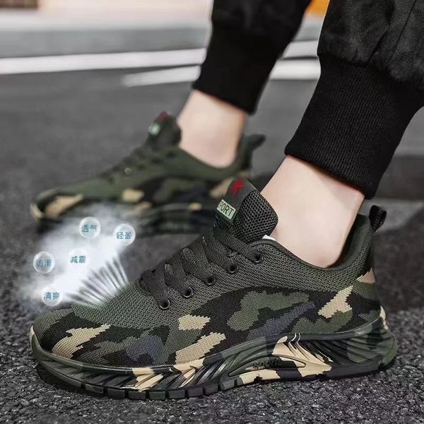 Camouflage winter sneakers for men and women outside climbing