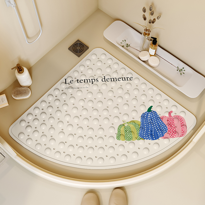 호박에 위치한 욕실 미끄럼 방지 매트 - 부채꼴 모양