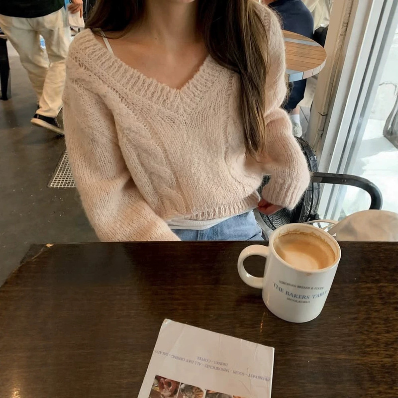 Now rie*ta vegetable-themed V-neck cable-knit sweater, Korean designer women's clothing, slimming effect, Korean-style pullover sweater for women Now rie*ta vegetable-themed V-neck cable-knit sweater, Korean designer women's clothing, slimming effect, Korean-style pullover sweater for women
