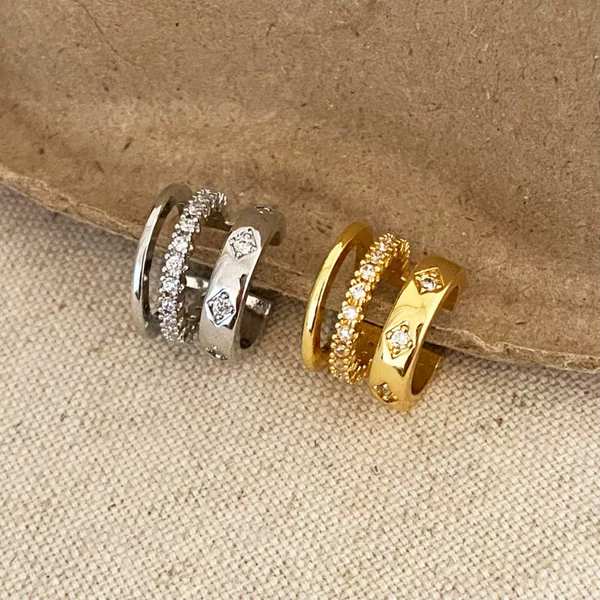 Multi-layered design, niche and versatile, diamond-encrusted ear cuffs, light luxury, high-end feel, simple, fashionable, and unique Korean-style women's earrings