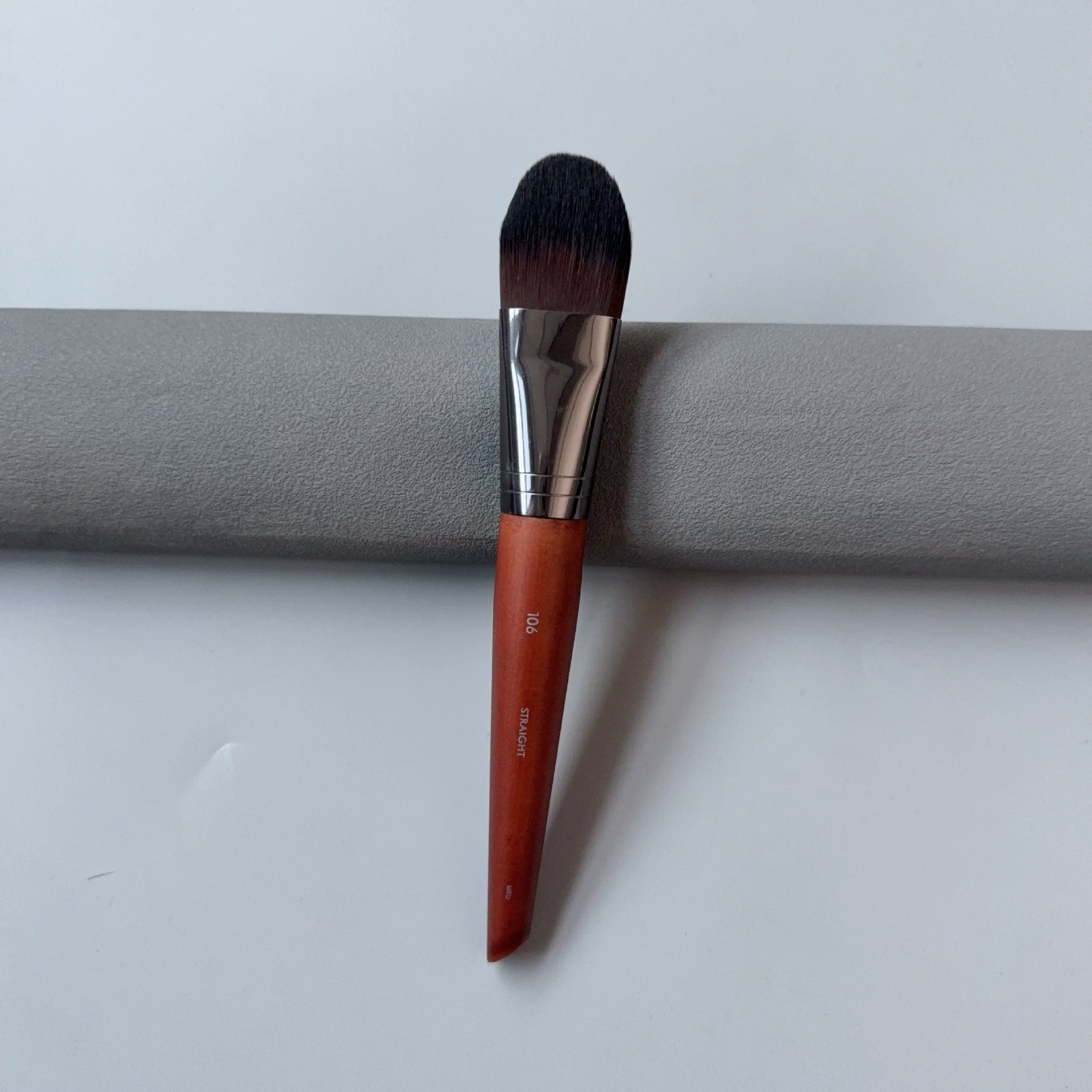 Brush, face blush, foundation, highlighter, eye pencil, full set