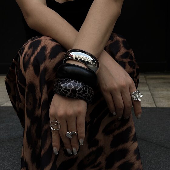 Europe and the United States cross-border resin oval wide version geometric arc resin halo leopard bracelet 2025 new bracelet