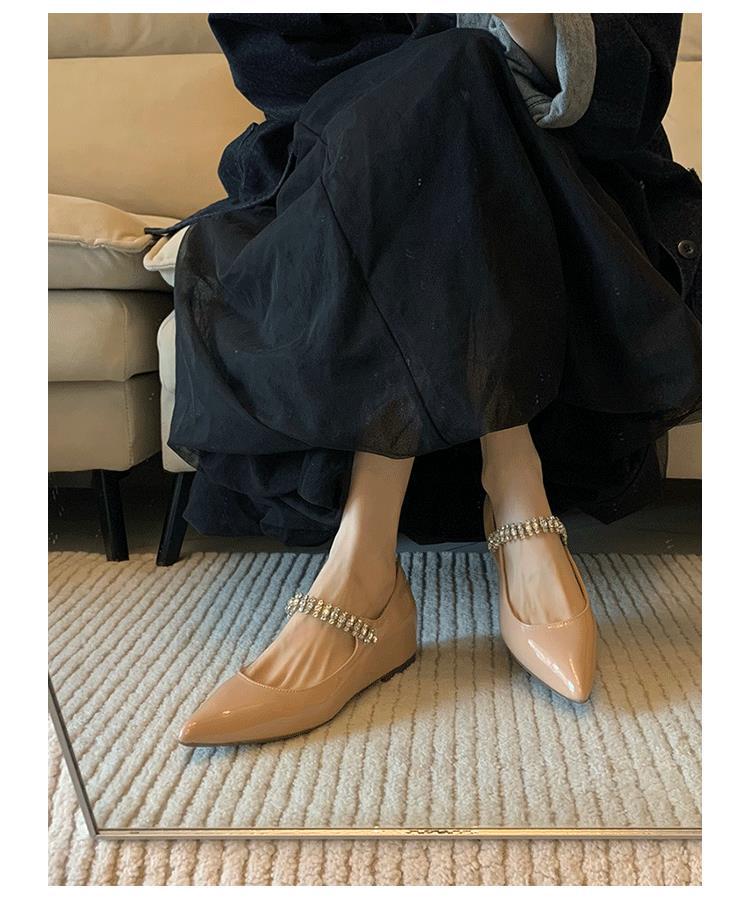La versión de piel de oveja francesa pequeña altura interior zapatos de punta plana zapatos de diamante de mujer un cinturón de zapatos de mujer Mary Jane