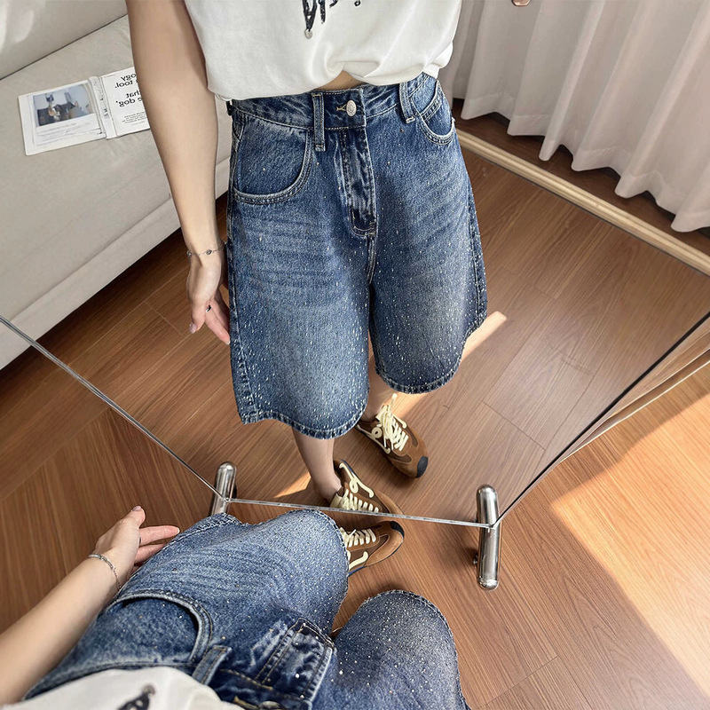 Vintage Star-Patterned Rhinestone Denim Shorts for Women, Summer New Style, Plus-Size Loose Design Wide-Leg Knee-Length Shorts Vintage Star-Patterned Rhinestone Denim Shorts for Women, Summer New Style, Plus-Size Loose Design Wide-Leg Knee-Length Shorts