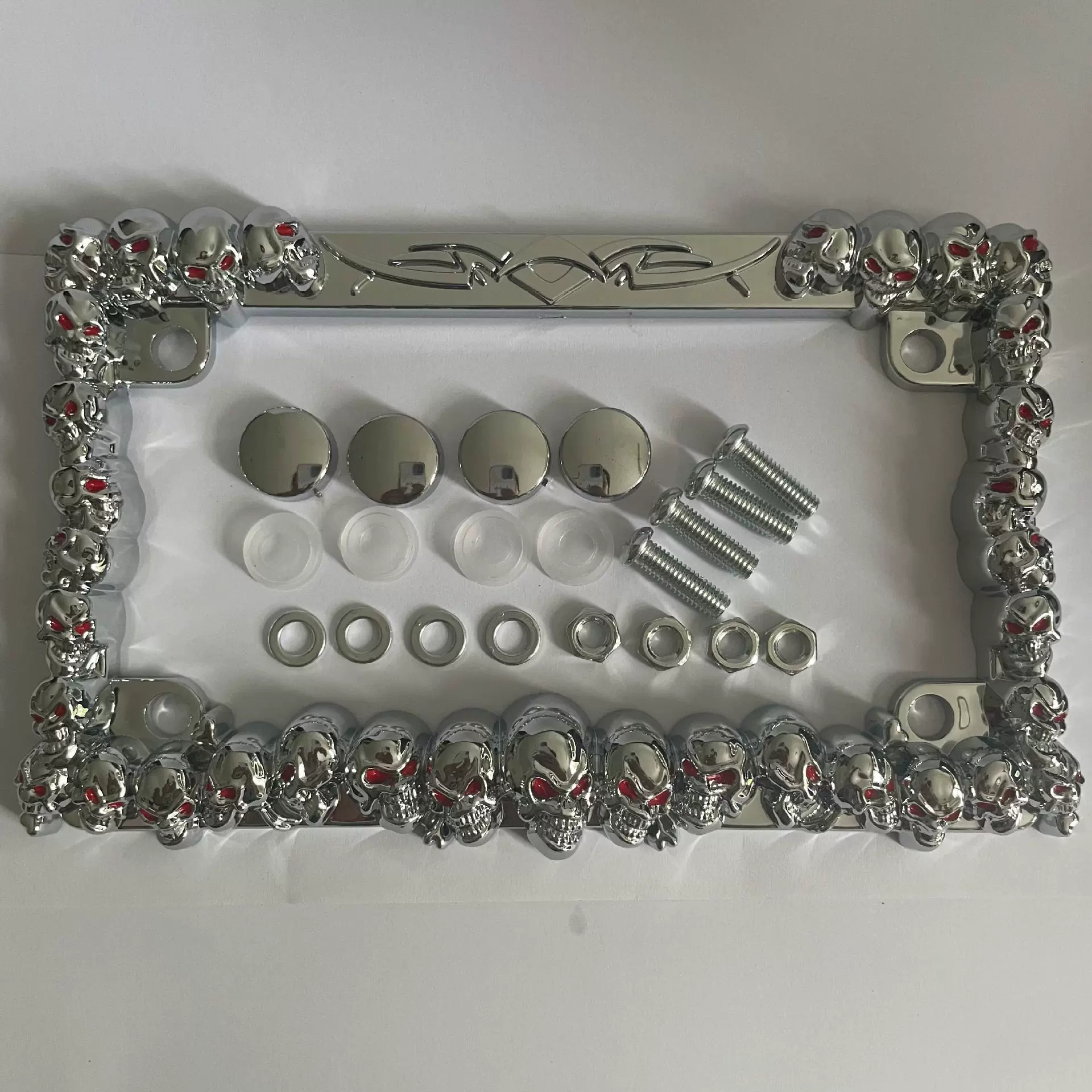 新款骷髅头摩托车牌照框 美式骷髅头摩托车车牌架 南美ABS塑料摩