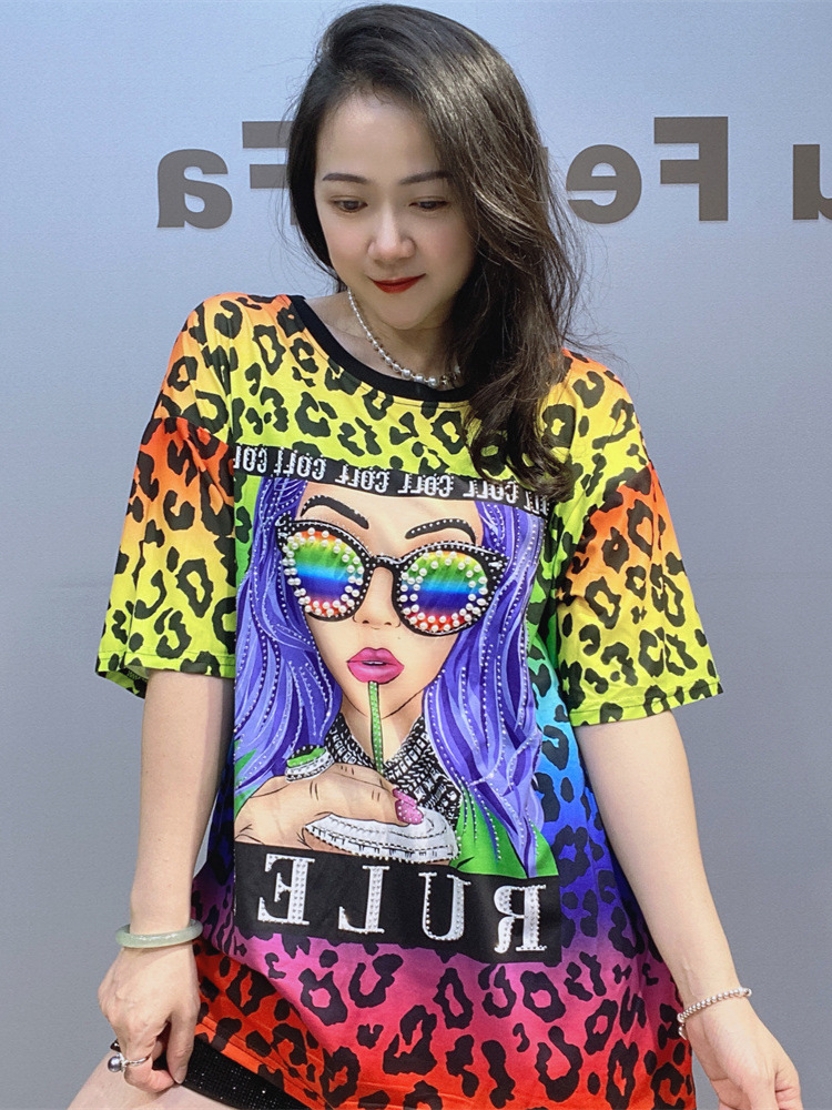 Diseño de nicho sentido helado algodón de manga corta top mujer verano transfronterizo europeo y americano ropa de mujer suelta estampado de leopardo con cuentas camiseta de media manga