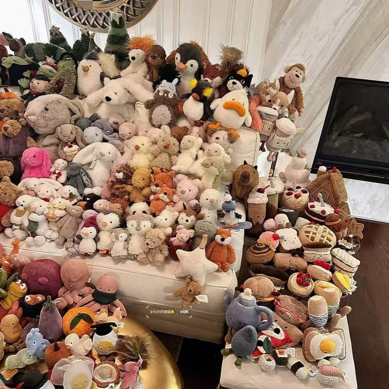 新品英国趣味系列合集毛绒玩偶巴塞罗熊抹茶龙安抚布娃娃生日礼物