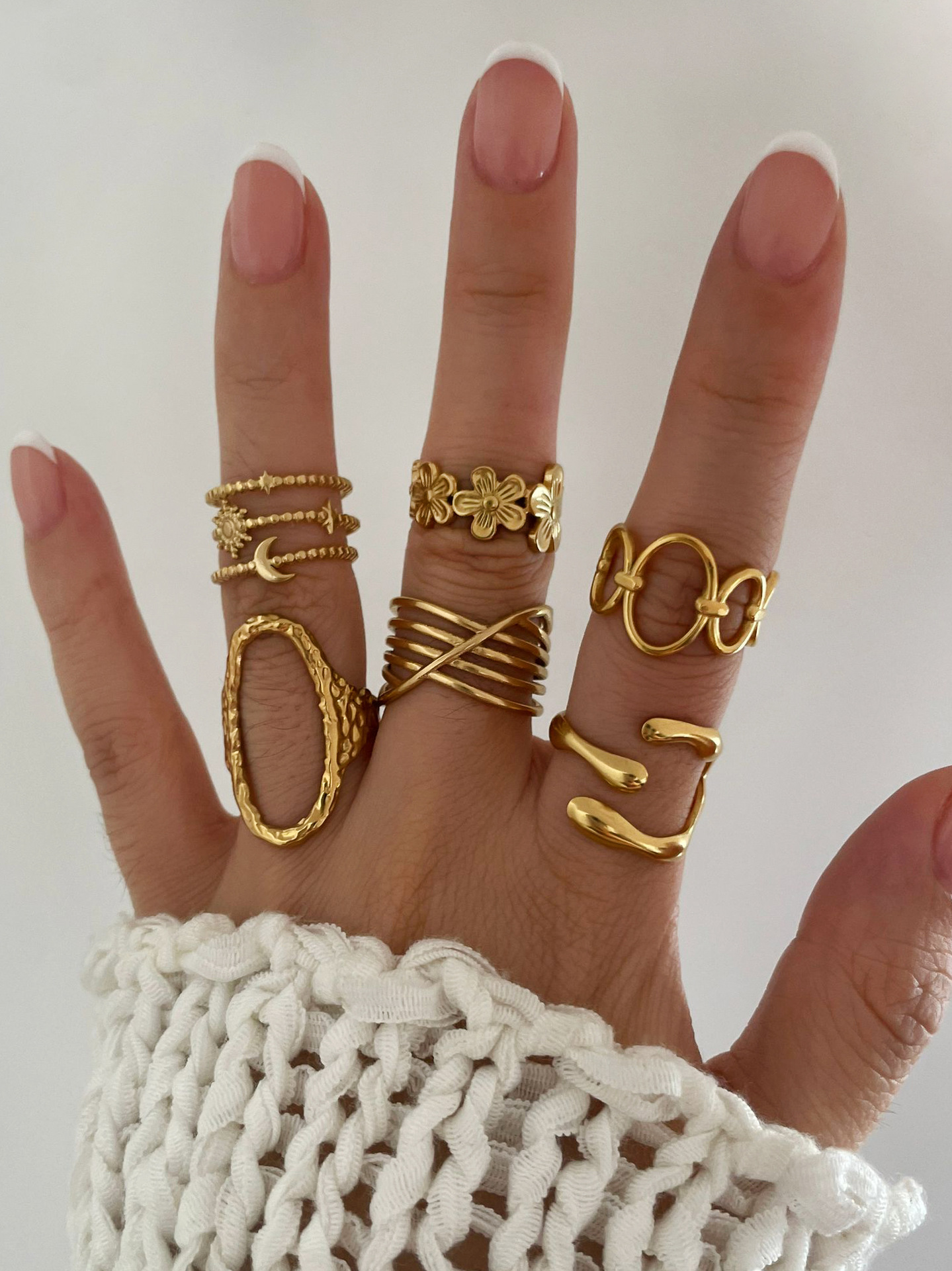 Real Gold Plated Plating Material PVD Coated Real Gold Plated Flower 304 Stainless Steel Vintage Style Classic Style Waterproof Non Tarnish Surgical Steel Open Rings