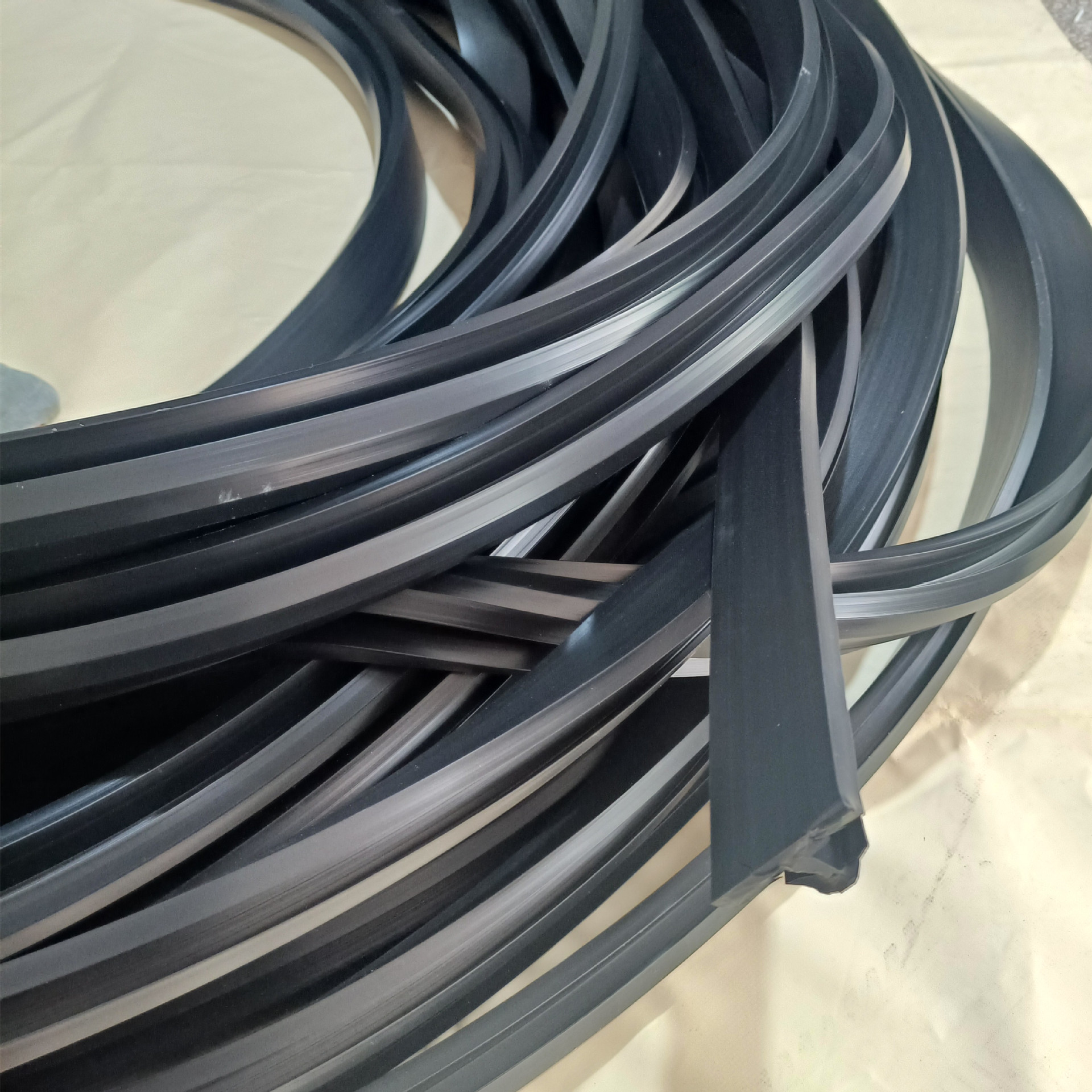 50*9mm工字硅胶条 H型防掉落硅胶卡条 带固定卡扣硅胶密封条