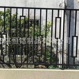 小区自建房阳台护栏别墅庭院隔离围栏杆 厂家铝合金护栏铝艺护栏