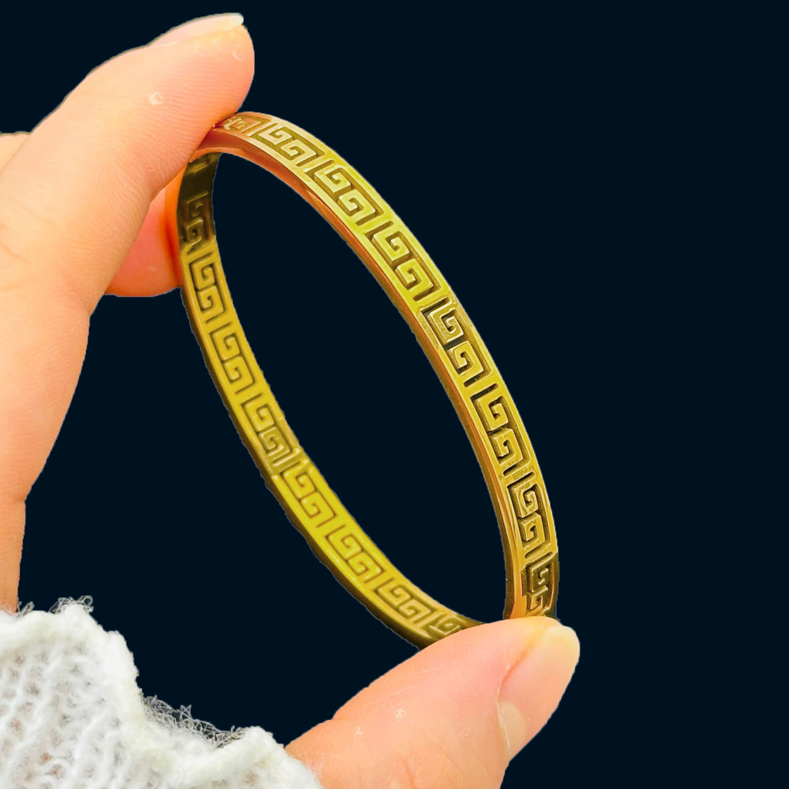 Pulsera hueca con patrón de la Gran Muralla, accesorios femeninos, estilo étnico dorado de 18k, pulsera 520 regalo