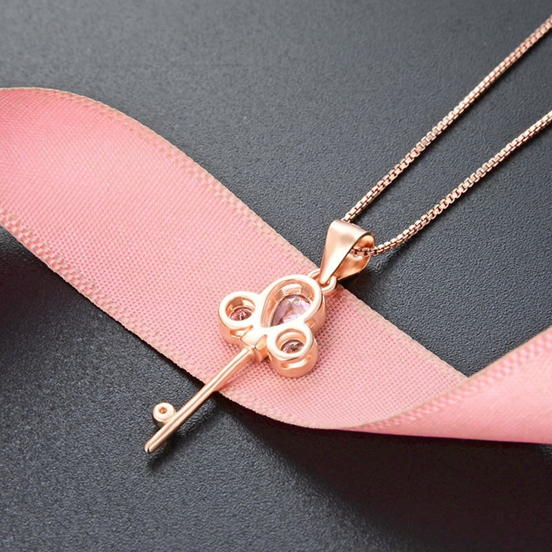 Estilo japonés y coreano s925 collar de circón de plata diseño creativo colgante en forma de llave moda transfronteriza Cadena de clavícula femenina