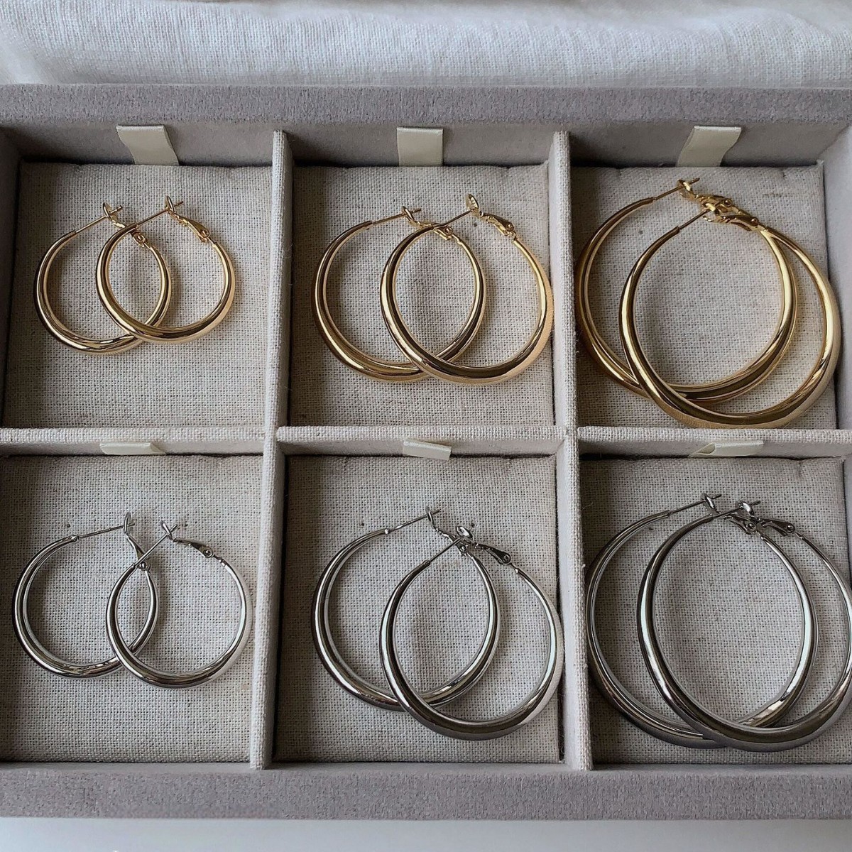 Minimalist Metal Glossy Large Hoop Earrings with a High-End Feel, Unique Design European and American Style Commuter Hoop Earrings Wholesale