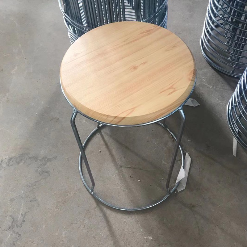Taburetes redondos de madera sólida taburetes de acero inoxidable taburetes caseros apilables taburetes de hierro forjado dormitorio taburetes de comedor para adultos