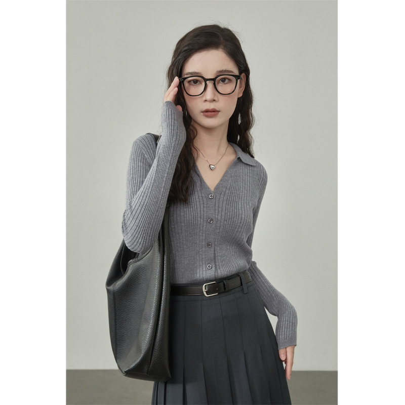 「HUIXI」修身V领针织开衫女秋款高级感显瘦灰色内搭打底衫上衣|undefined