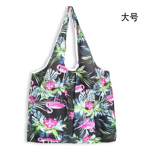 Capacious folding shopping bag