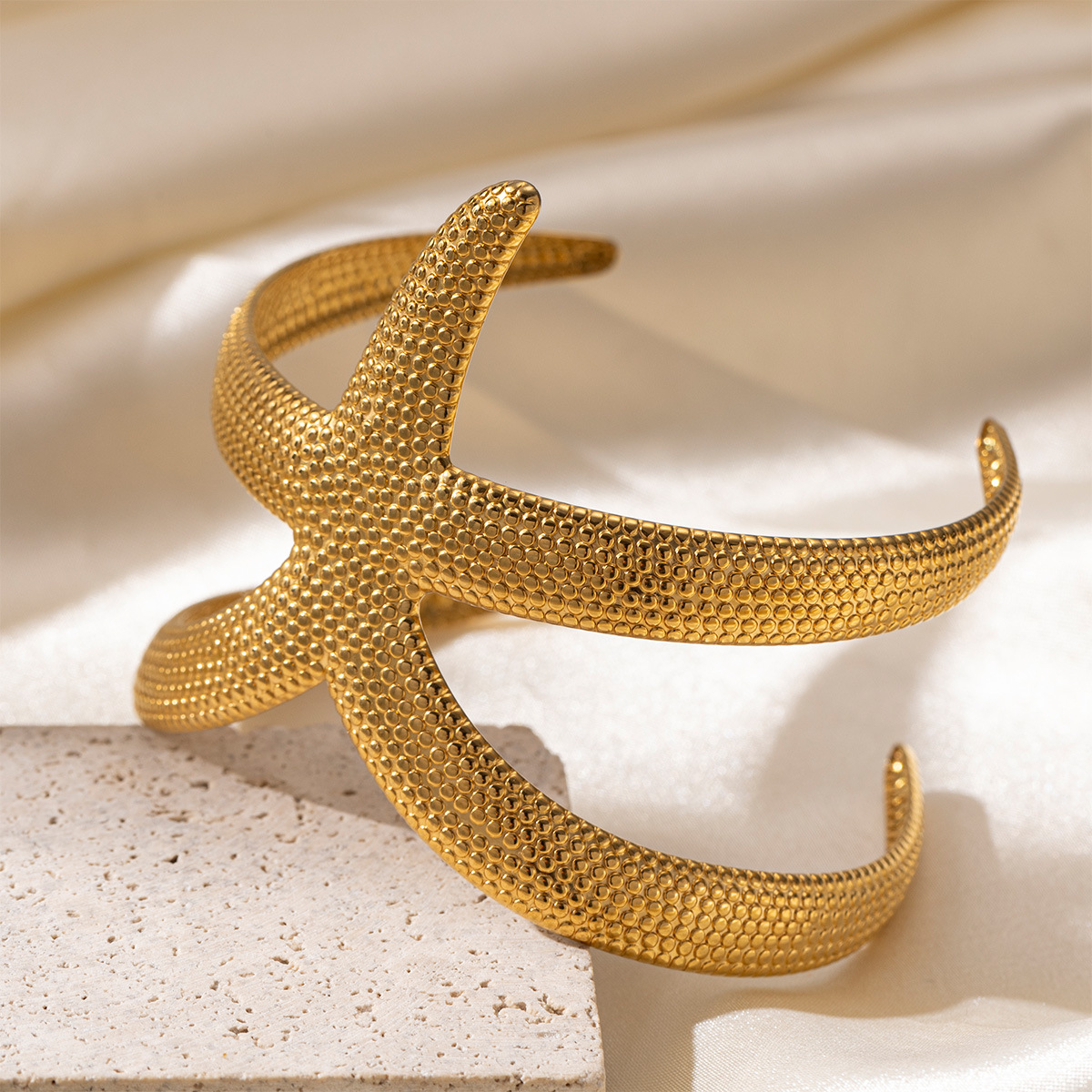 Tena Pulsera de acero de titanio europea y americana, lujo ligero, nicho, galvanoplastia de oro de 18k, pulsera de estrella de mar con patrón de martillo, accesorios transfronterizos explosivos image 5
