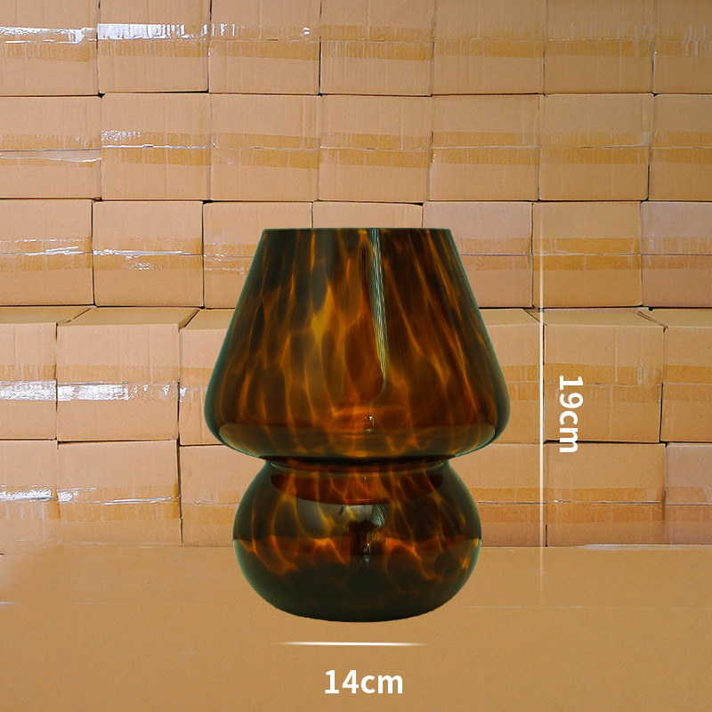 Lámpara de setas de ensueño: puntos de flores negras