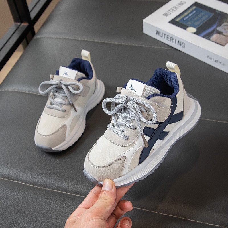 Zapatos deportivos para niños 2025 primavera y otoño nuevos zapatos de running de suela suave para niños zapatos casuales para niños grandes zapatos de skate