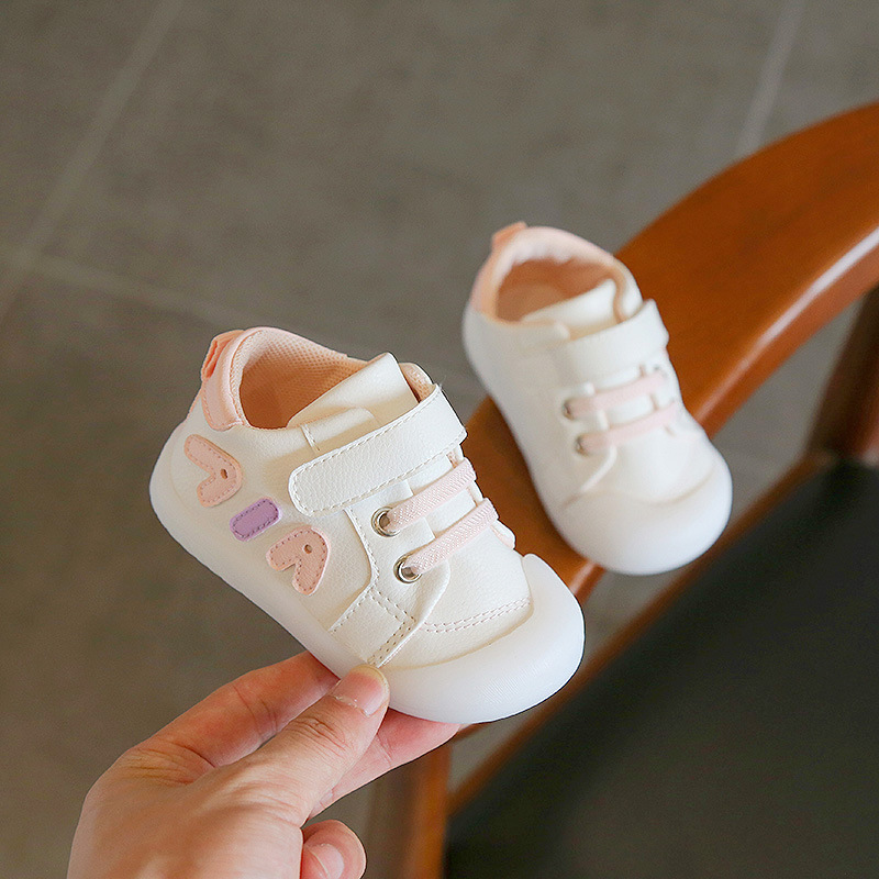 2024 nuevos zapatos de bebé de primavera y otoño zapatos de niño de fondo suave 1-2 años de edad niños y niñas zapatos blancos zapatos de bebé