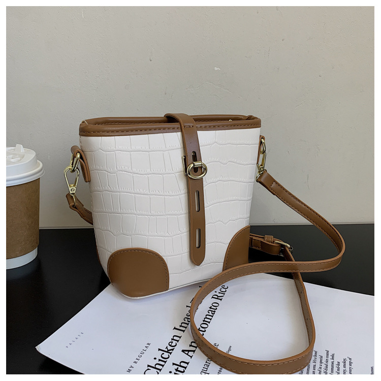 Nihaojewelry Fashion Texture Crocodile Pattern One-shoulder Messenger Bucket Bag Wholesale display picture 67