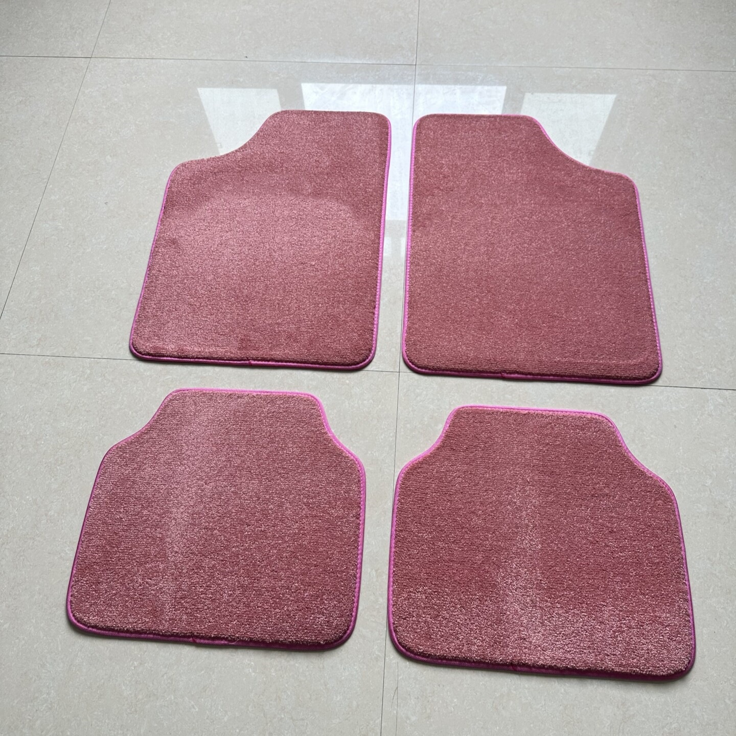 Suitable for car floor mats, suede anti-slip mats, one-piece floor mats, carpet protection mats, velvet mats, easy-to-clean waterproof mats