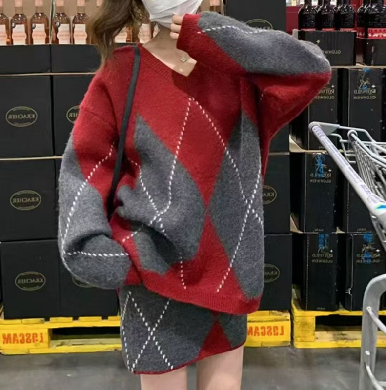 撞色菱形格圣诞新年红色毛衣套装女秋冬新款慵懒风针织短裙两件套|undefined