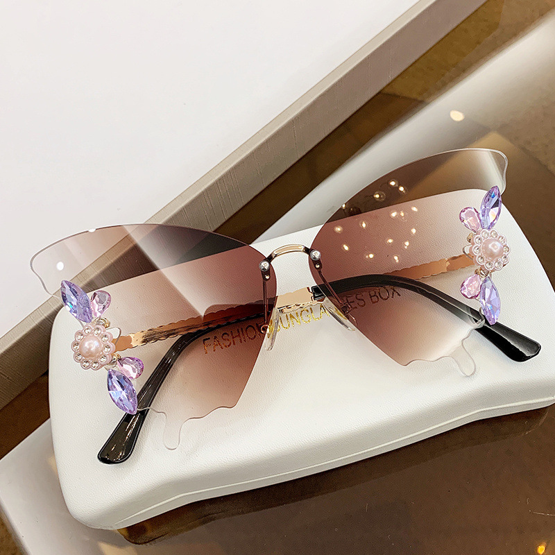 Gafas de sol para mujer de fiesta con forma de mariposa y diamantes incrustados, marco grande, moda y tendencia para street style, nuevo modelo europeo/americano transfronterizo.