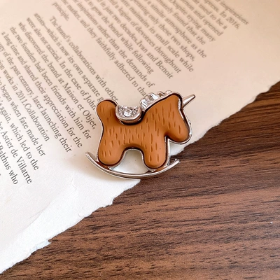 Yaxa sancaqları, Year, Retro High-End Suit Pin - 52-brooch-silver-brown