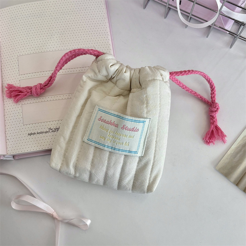 5351 Quilted Storage Bag Cosmetic Bag Student Cute Portable Grocery Organizer Bag Aunt Towel Sanitary Napkin Bag