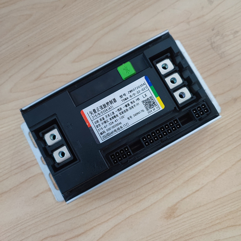 Coche eléctrico batería coche vector sin escobillas controlador de onda sinusoidal 12 tubos dos vehículos de dos ruedas 48V60V72 voltios controlador