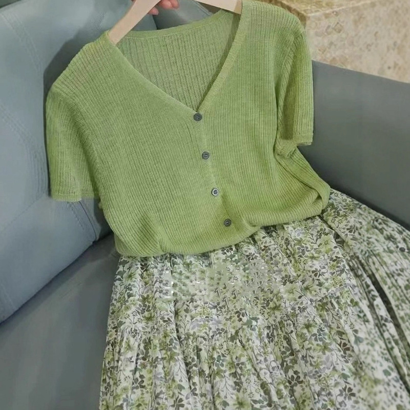 Fashionable and Gentle Style Beautiful Green Short-Sleeved Knitwear for Women 2025 Summer New Loose Slimming Look Cardigan Top