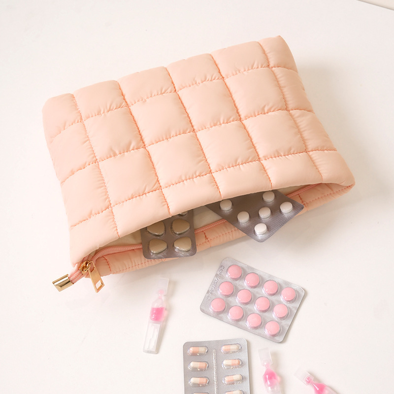 New Lightweight Makeup Bag, Fashionable Quilted Makeup Brush and Lipstick Storage Bag, Travel Clutch Inner Bag New Lightweight Makeup Bag, Fashionable Quilted Makeup Brush and Lipstick Storage Bag, Travel Clutch Inner Bag