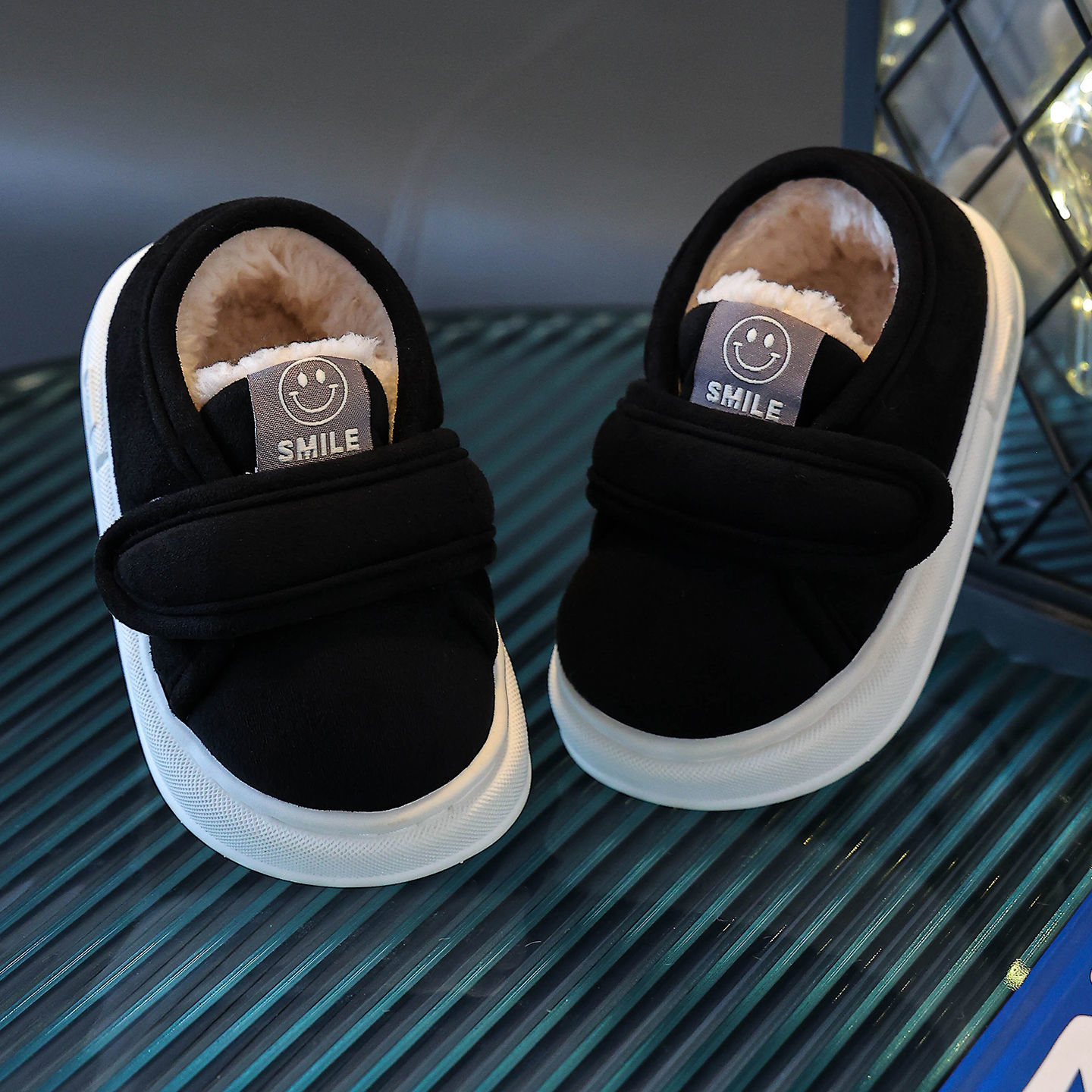 冬季保暖简约女童棉鞋亲子居家防滑可外穿加绒加厚女款魔术贴板鞋